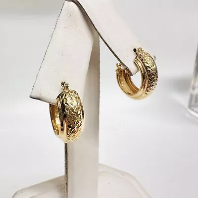 Vintage 14k Yellow Gold Diamond-Cut 6mm Wide Pierced Huggie Hoop Earrings • $199.95