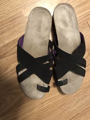 Munro Womens Black Sandals Flip Flops Size 12 • $16.20