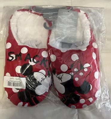 Disney Store Mickey & Minnie Kissing Red Slippers Size 7-8 • $30