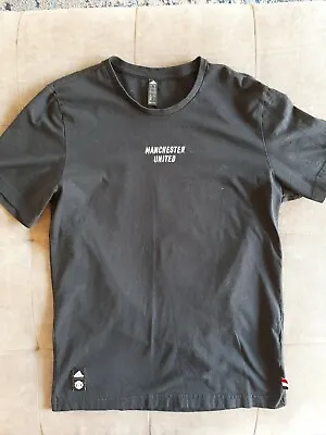 Vintage Manchester United Official Mens Adidas T-shirt W/ Logo Black Size Medium • $10