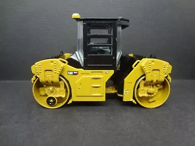 Caterpillar CAT CB-13 Tandem Vibratory Roller With CAB 1:64 Scale Construction  • $18.99