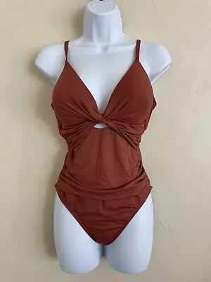 LA BLANCA Island Goddess Wireless Shirred One Piece Women's Swimsuit Size 8 US • $19.99