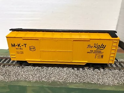 HO Scale  42’ MKT  The Katy Line  Extra Wide Door Auto Boxcar (22-181) • $5.59