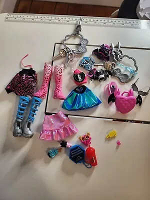 Monster High - G3 Clothes And Accessories Lot Draculaura Frankie • $14.99