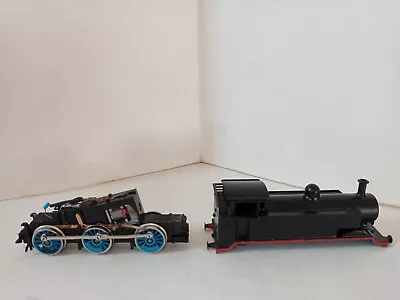 Hornby 00 Gauge 0-6-0 Thomas The Tank Engine LocoNon RunnerPainted Black! • £0.99