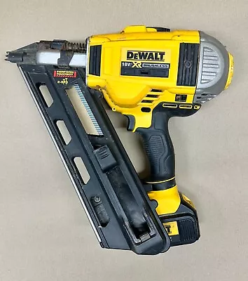 DeWalt DCN692 18V XR Brushless First Fix Angled Nail Gun Type2 & 3.0Ah Battery • £209.99