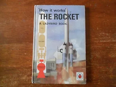 Ladybird Book Series 654 How It Works The Rocket • £1.99