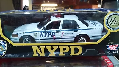 Motormax 2001 NYPD Crown Vic Police 1/18 Scale Diecast Car Black Box • $129.99