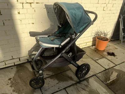 £75 • Buy Uppababy Vista V2 Pram - Carrycot, Seat And Accessories