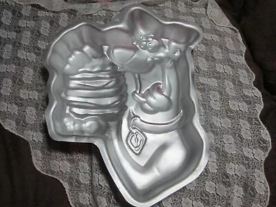 $7.50 • Buy  Wilton Scooby Doo Cake Pan, Holding Sandwich Or Cheeseburger