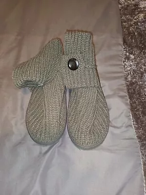£2 • Buy Ladies Knitted Boots