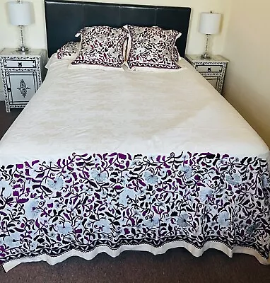 Handwoven Moroccan Bedding Set With Intricate Flower Pattern • $270