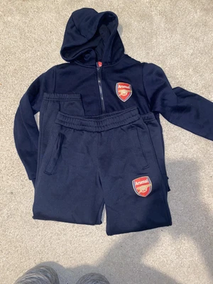 £25 • Buy Arsenal Tracksuit Has Been Wore A Couple Times EXCELLENT CONDITION.  Size 10/11