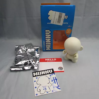 Do It Yourself! 2005 Munny White Kid Robot Figure • $29.95