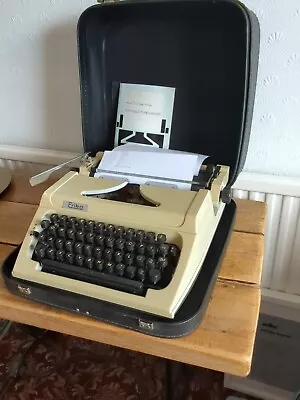 £39.99 • Buy Vintage Erika Typewriter Robotron Mod 155 With Black Faux Leather Case