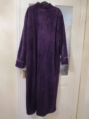 Womens Long Purple Fleece Dressing Gown Robe House Coat With Zip & Pockets • £15