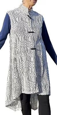 IC BY CONNIE K COLLECTION Sleeveless Vest Duster Artsy Black White Toggles L • $39