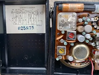 Vintage Lloyd's 6 Transistor AM Radio Model TR-6P  Pocket Handheld Works Battery • $26.91