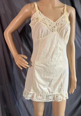 $0.99 • Buy Vintage Nylon Full Slip Yellow Lacey Sz 32