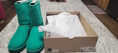 Ugg 1016223 W Classic Short 11 Green  • $65