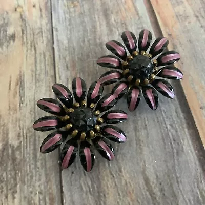 Vintage 1960s Black And Pink Daisy Flower Clip On Earrings  • $11