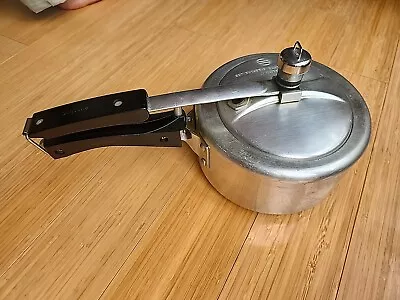 Vintage Hawkins Pressure Cooker 2 Litre Capacity • $45