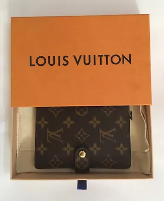 LOUIS VUITTON Small Ring Agenda Cover In Dark Brown • £369