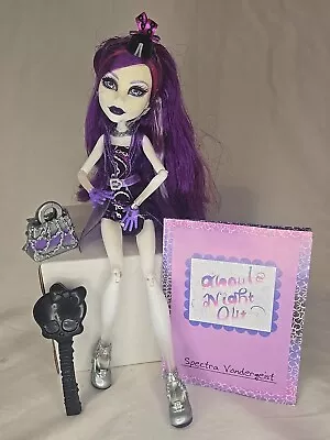 2008 Monster High Ghouls Night Out Spectra Vondergeist Doll Phone Purse Brush  • $35