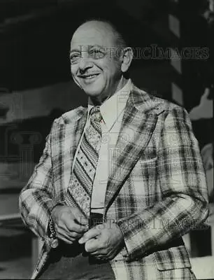 1975 Press Photo Mel Blanc Creator Animated Personalities - Spp47344 • $15.99