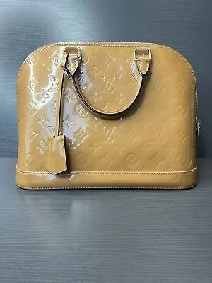 Louis Vuitton Alma Shoulder Bag PM Vernis Leather Beige • $575