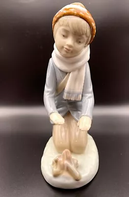 Vintage Zaphir (Lladro Sculpture) Porcelain Figurine Boy Warming Hands Over Fire • £30.99