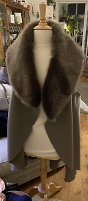 £10 • Buy Ladies Grey Cape Sleeveless Faux Fur Trim Coat - One Size
