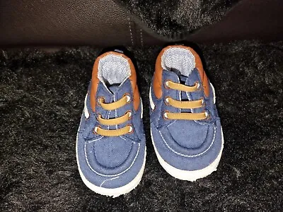 Newborn Baby Boy Pram Tennis Shoes • £0.99
