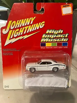 Johnny Lightning High Impact Muscle 1971 Plymouth Duster 340 + Car Cover • $15.99