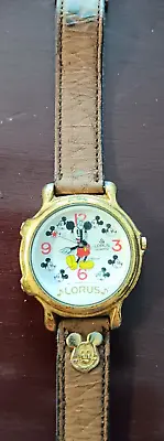 Vintage Lorus Quartz Mickey Mouse Watch V422-0010 • $0.99