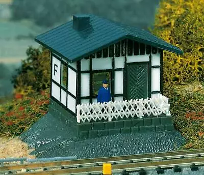 Auhagen N Scale Crossing Keepers House Kit • $9.95