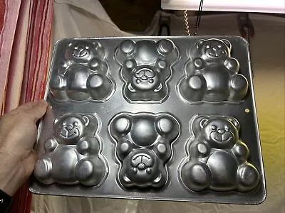 Vintage 1991 Wilton Mini Teddy Bear Cake Pan Baking Mold 2105-4497 11.5  X 14  • $7.49