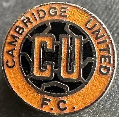 CAMBRIDGE UNITED Vintage Club Crest Type Badge Brooch Pin In Gilt 17mm Dia • £8