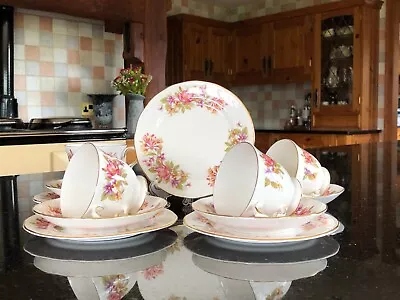 Colclough Tea Set For 4 People - Wayside • £30