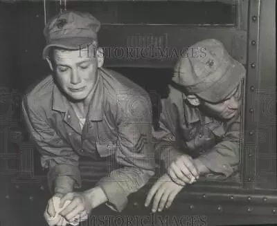1950 Press Photo A Marine Reserve Sergeant Cries On Train Heading To California • $12.99