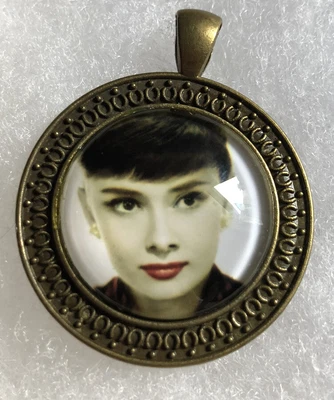 $5.25 • Buy AUDREY HEPBURN Bronze Tone Retro Necklace Pendant Glass Cabachon New + Gift Box