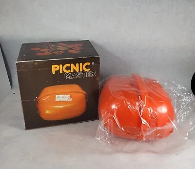 Vintage Orange Retro Nesting Picnic Master Plastic 4 Place Setting  Complete  • $35.50