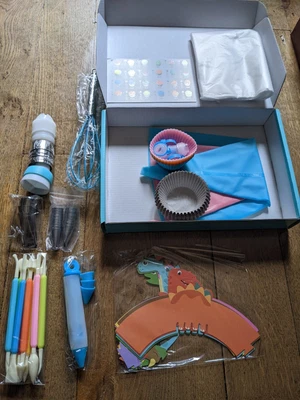£7.49 • Buy 225 Pieces Cake Decorating Supplies Kit Set Piping Tips