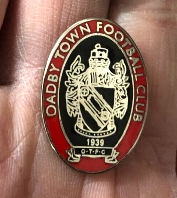 £2.49 • Buy Quality Non League Oadby Town  Fc Crest  Enamel Pin Badge