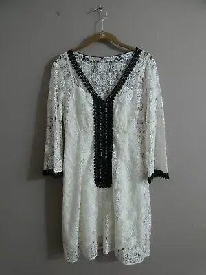 Nanette Lepore Women's Sz 8 Black & White Lace Dress Zip Up Shift V-Neck • $39.99