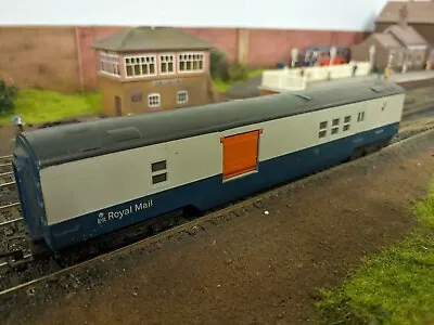 Hornby R119 OO Gauge BR Royal Mail Operating Blue & Grey Mail Coach M30224 • £7.87