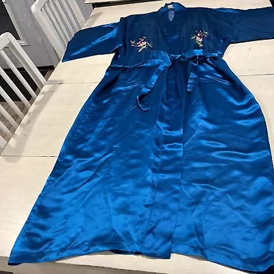 Golden Deer Robe Women’s M Hand Embroidered Silk Shimmery Blue ￼Kimono Vintage • $26.55