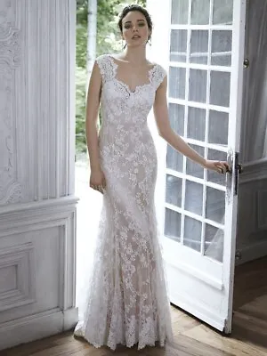 Maggie Sottero Londyn Wedding Gown With Fingertip Veil • $500