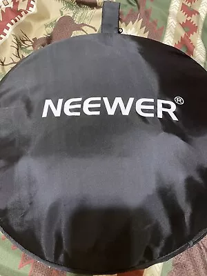 NEEWER 80x120cm 5 In 1 Folding Oval Studio Light Reflector With Carrying Bag • $30