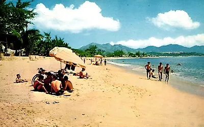 Beach Scene At Nha Trang South Vietnam Postcard • $2.99